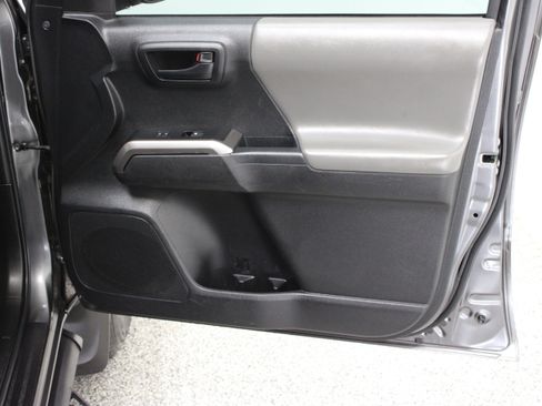 Used 2023 Toyota Tacoma SR5 RWD image 33
