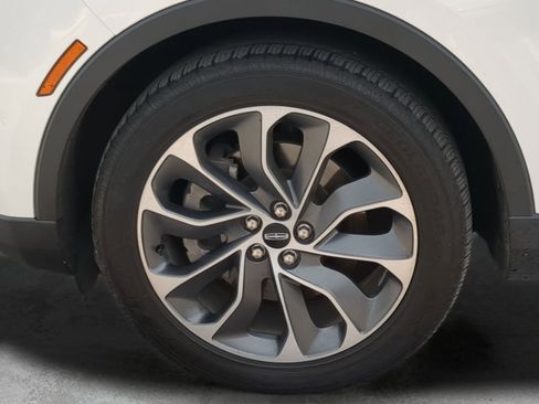 Used 2022 Lincoln Nautilus Reserve FWD image 9