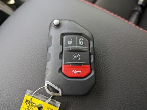 Used 2026 Jeep Wrangler Unlimited Rubicon AWD/4WD image 33