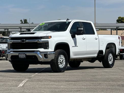 Used 2024 Chevrolet Silverado 2500 LT w/ Convenience Package AWD/4WD image 7