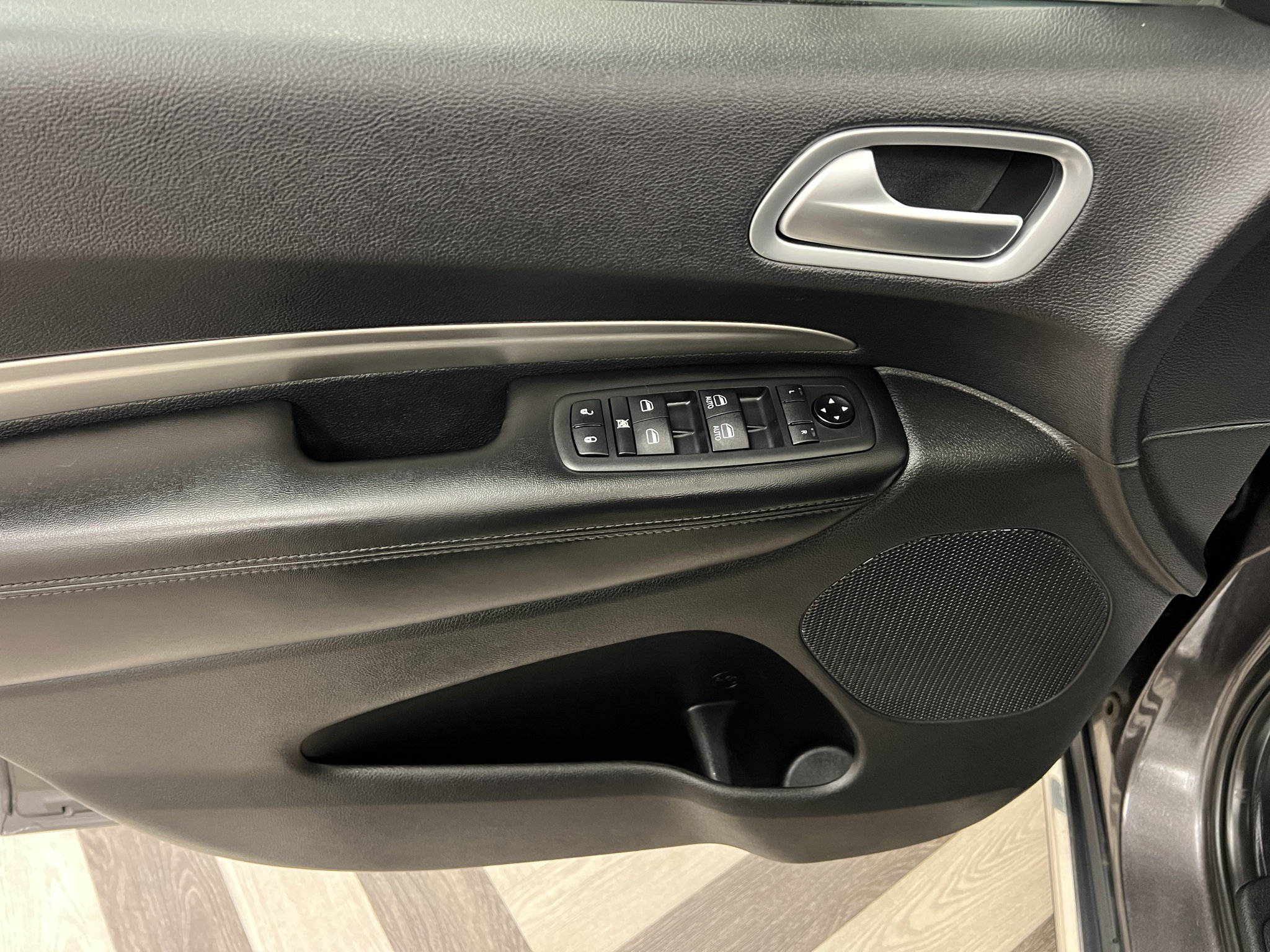 Used 2019 Dodge Durango SXT AWD/4WD image 6