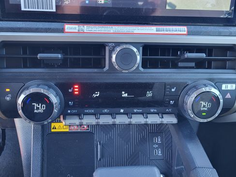 Certified 2025 Toyota Tacoma 4x4 Double Cab Hybrid image 32