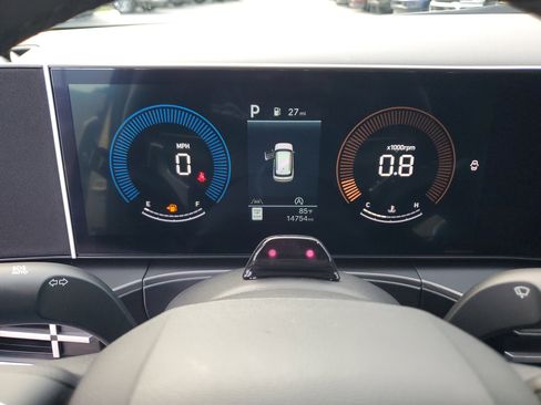 Used 2025 Hyundai Santa Fe SEL image 33