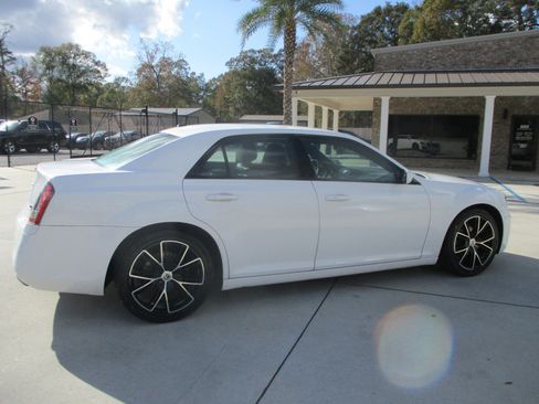 Used 2014 Chrysler 300 S image 7