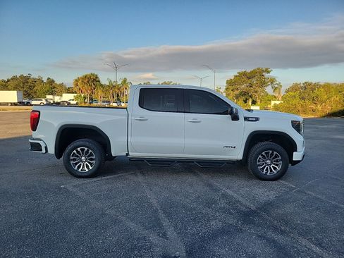 Used 2022 GMC Sierra 1500 AT4 image 5