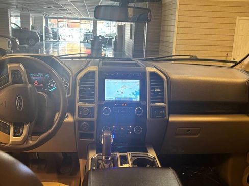 Used 2020 Ford F150 Lariat image 2