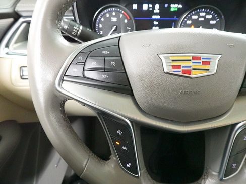 Used 2021 Cadillac XT5 Premium Luxury AWD/4WD image 14