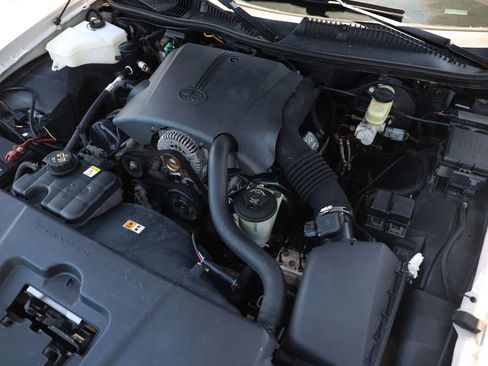 Used 2001 Lincoln Town Car Signature RWD image 40