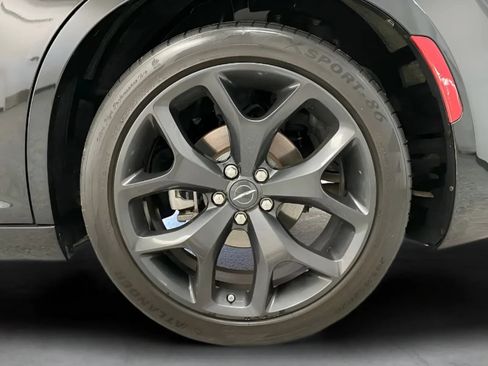 Used 2022 Chrysler 300 Touring w/ Sport Appearance Package RWD image 26
