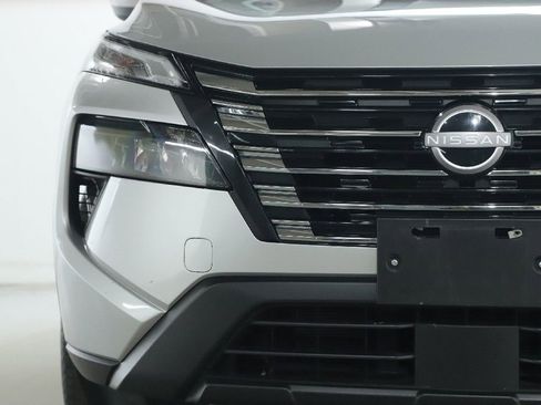 Used 2025 Nissan Rogue SV image 6