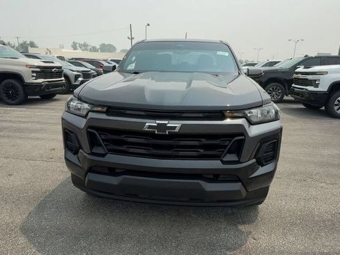 Used 2023 Chevrolet Colorado LT AWD/4WD image 3