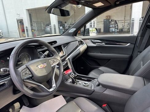 Certified 2024 Cadillac XT6 Premium Luxury FWD image 10