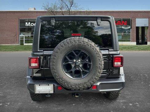 Used 2026 Jeep Wrangler Sport AWD/4WD image 3