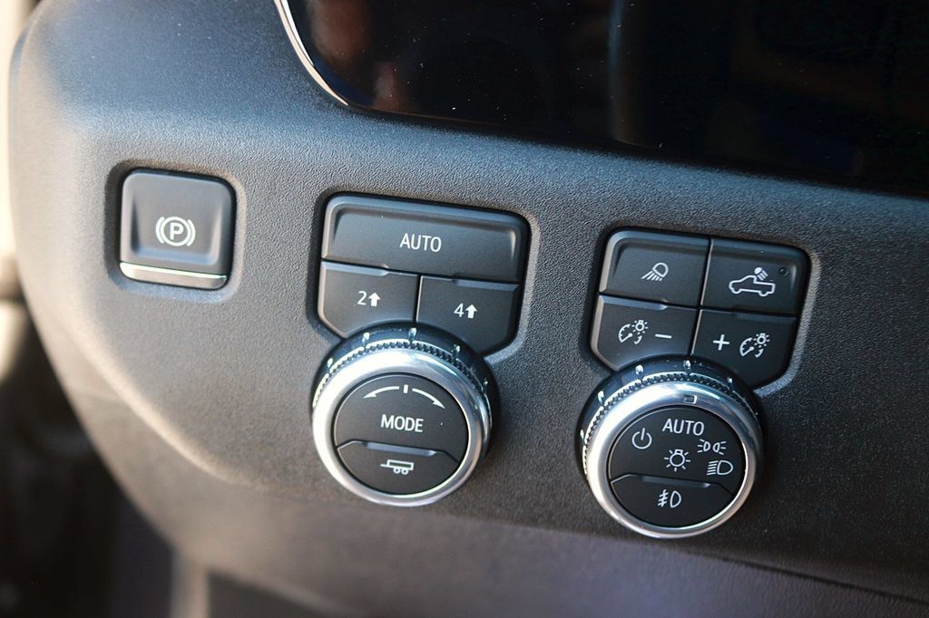Used 2026 GMC Sierra 1500 SLT AWD/4WD image 27