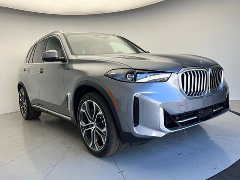 Used 2026 BMW X5 xDrive50e AWD/4WD image 2