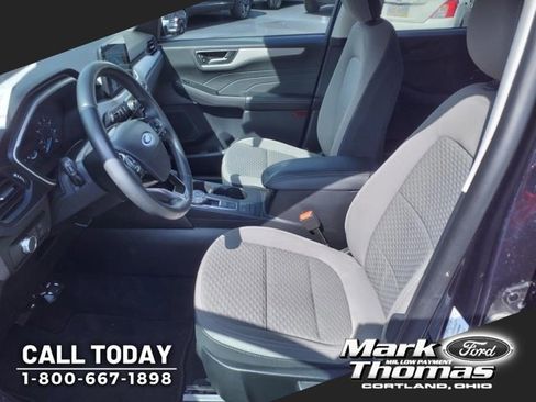 Used 2022 Ford Escape SE w/ Cold Weather Package image 8