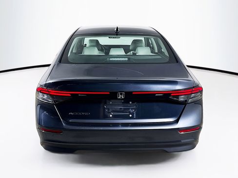 Certified 2025 Honda Accord SE image 30