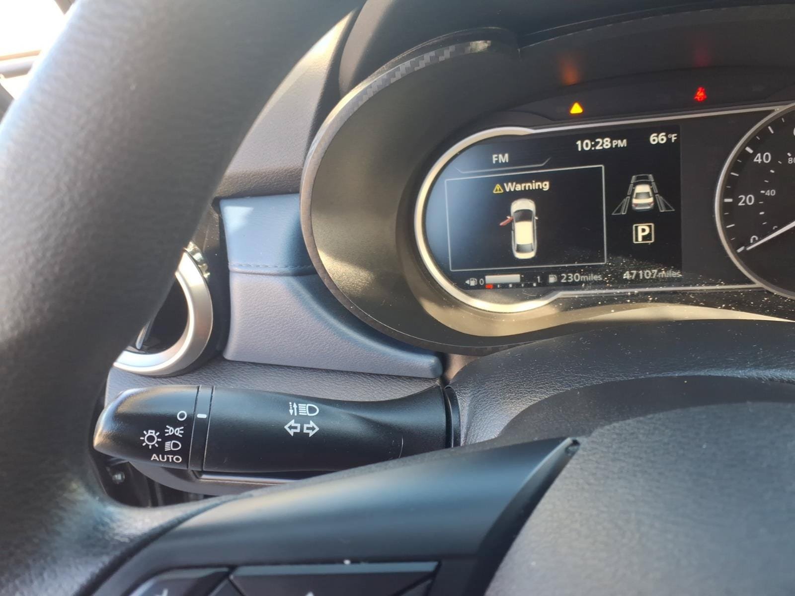 Used 2025 Nissan Versa SV FWD image 21