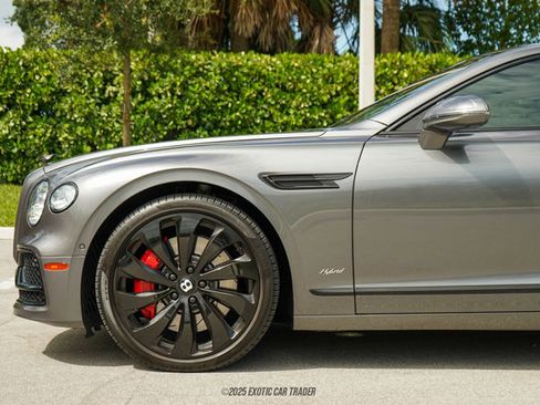 Used 2022 Bentley Flying Spur Plug-In Hybrid image 4