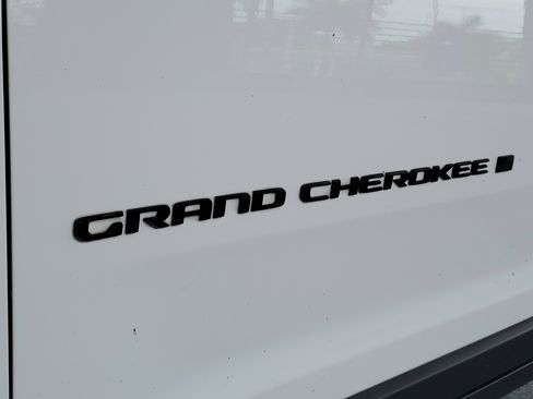 Certified 2023 Jeep Grand Cherokee Altitude RWD image 6