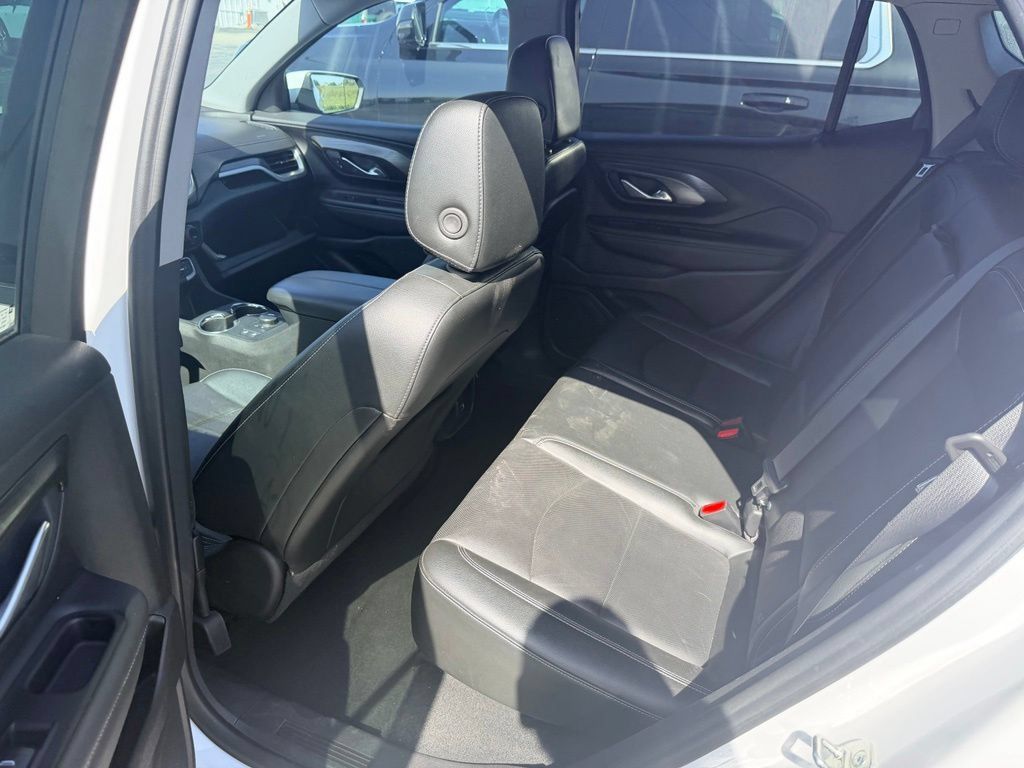 Used 2024 GMC Terrain SLT FWD image 7