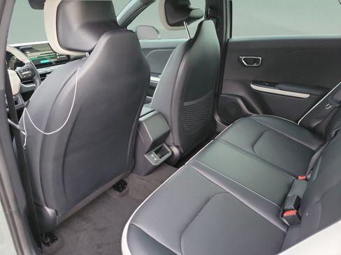 New 2026 Kia K4 GT-Line w/ GT-Line Premium Package FWD image 5