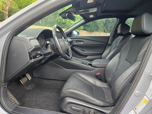 Used 2023 Honda Accord Sport image 9