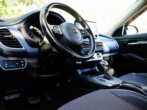 Used 2021 Kia Seltos S image 11