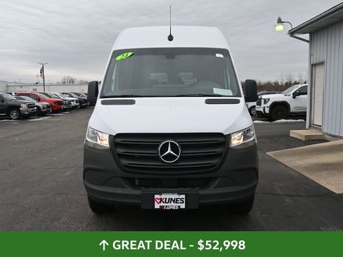 Used 2024 Mercedes-Benz Sprinter 2500 image 12