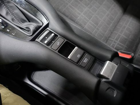 Used 2023 Honda HR-V LX image 31