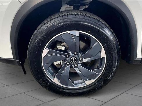 Certified 2025 Nissan Rogue SV image 11