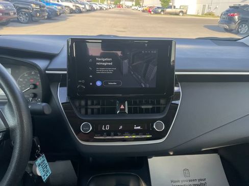 Used 2025 Toyota Corolla LE FWD image 12