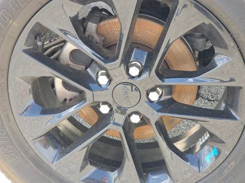 Used 2023 Jeep Wrangler Unlimited Sahara AWD/4WD image 9