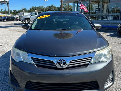 Used 2014 Toyota Camry L image 5