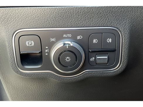 Used 2021 Mercedes-Benz GLA 250 image 42