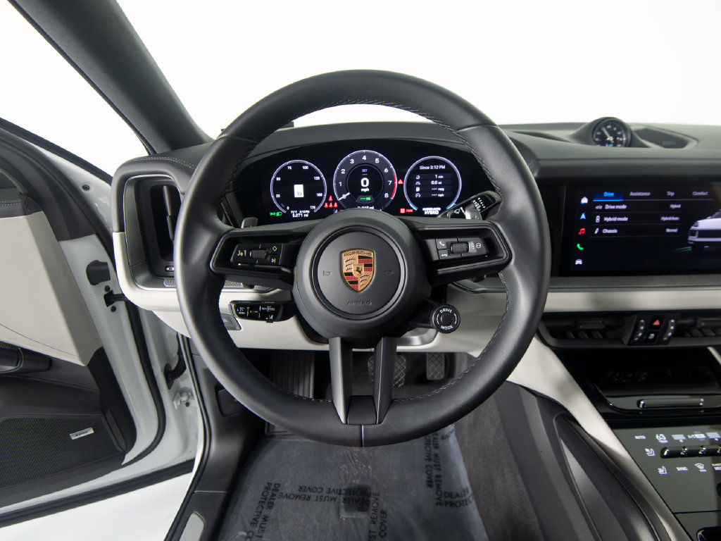 Certified 2026 Porsche Cayenne E-Hybrid Coupe AWD/4WD image 18