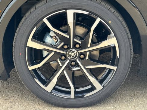New 2026 Toyota Prius Plug-In Hybrid FWD image 30