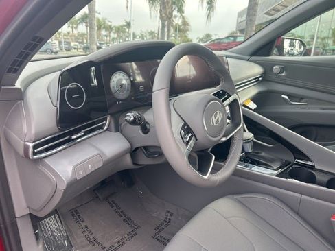 New 2025 Hyundai Elantra SEL image 14