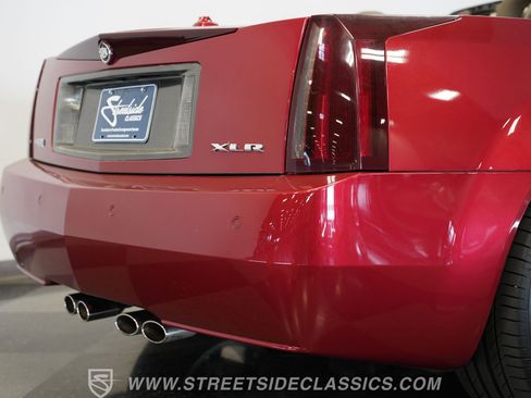 Used 2005 Cadillac XLR image 32