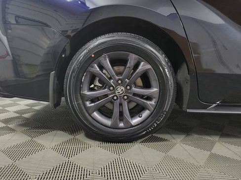 Used 2025 Toyota Sienna XSE w/ XSE Plus Package AWD/4WD image 12
