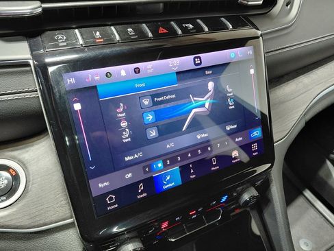 Used 2024 Jeep Grand Cherokee L Limited w/ Luxury Tech Group II image 40