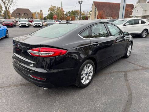 Used 2020 Ford Fusion SE image 5