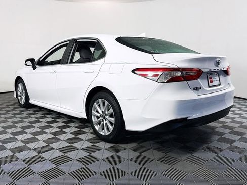 Certified 2020 Toyota Camry LE image 21