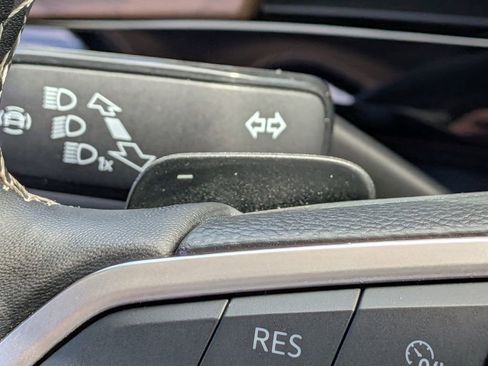 Used 2025 Volkswagen Atlas SE image 31