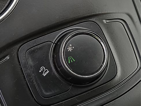 Used 2018 GMC Terrain SLE FWD image 15