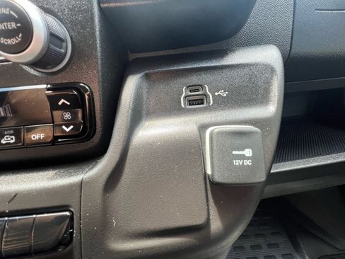 Used 2024 RAM ProMaster 2500 FWD image 23