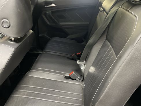 Used 2023 Volkswagen Tiguan SE R-Line FWD image 9