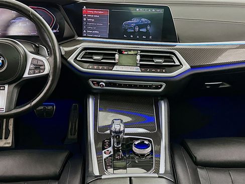 Used 2022 BMW X6 M50i image 11