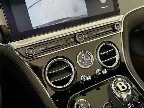 Used 2020 Bentley Continental GT V8 image 21