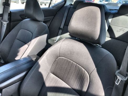 Used 2024 Nissan Altima 2.5 SV image 11